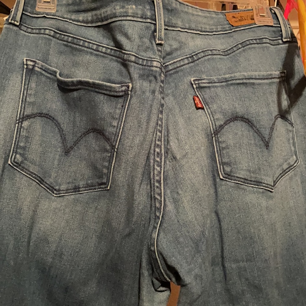 Capri Levi’s - Picture 3 of 3